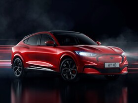 uusi Ford Mustang Mach-E